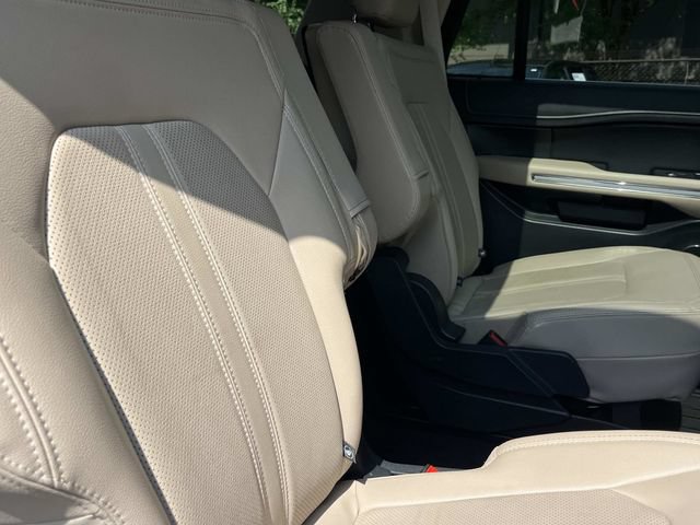 Used 2023 Ford Expedition Limited AWD/4WD image 27