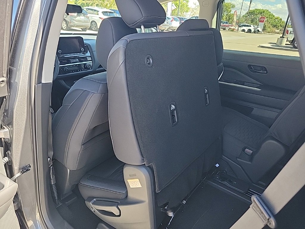 New 2025 Nissan Pathfinder SV w/ Cargo Package image 37