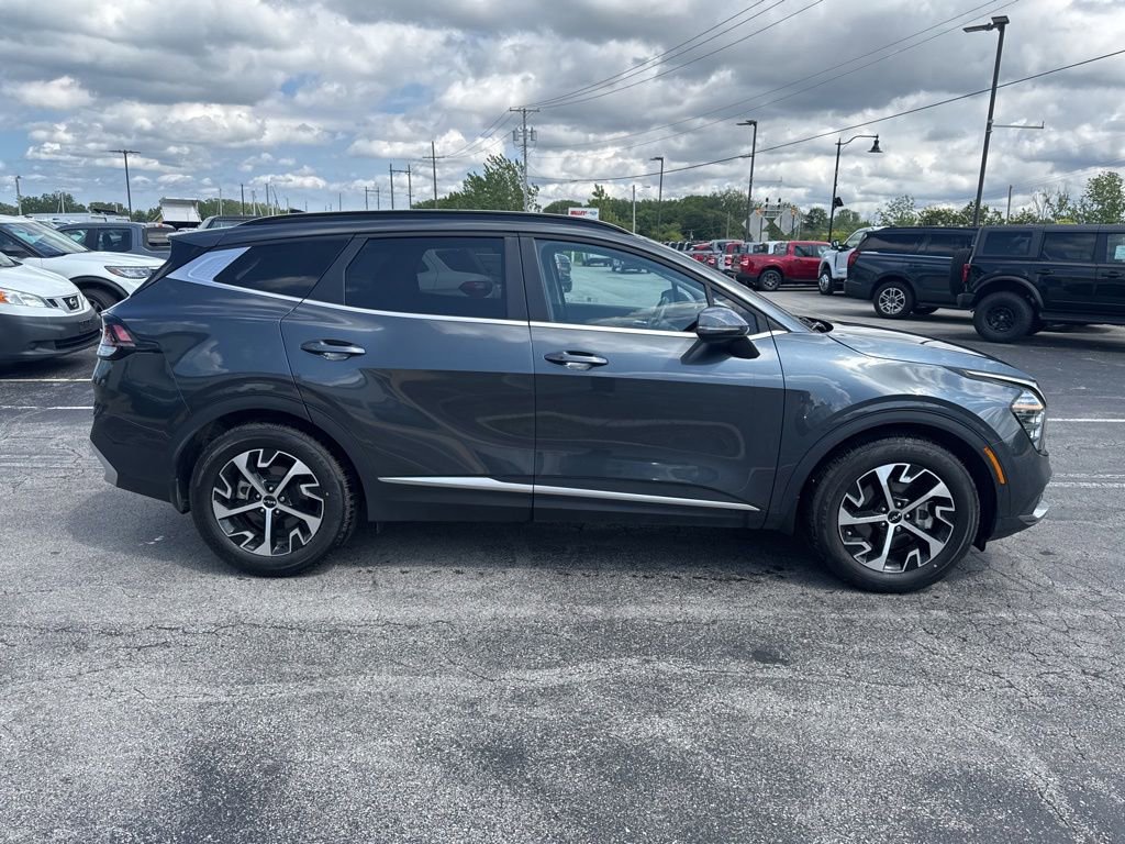 Used 2025 Kia Sportage EX w/ Premium Package FWD image 2