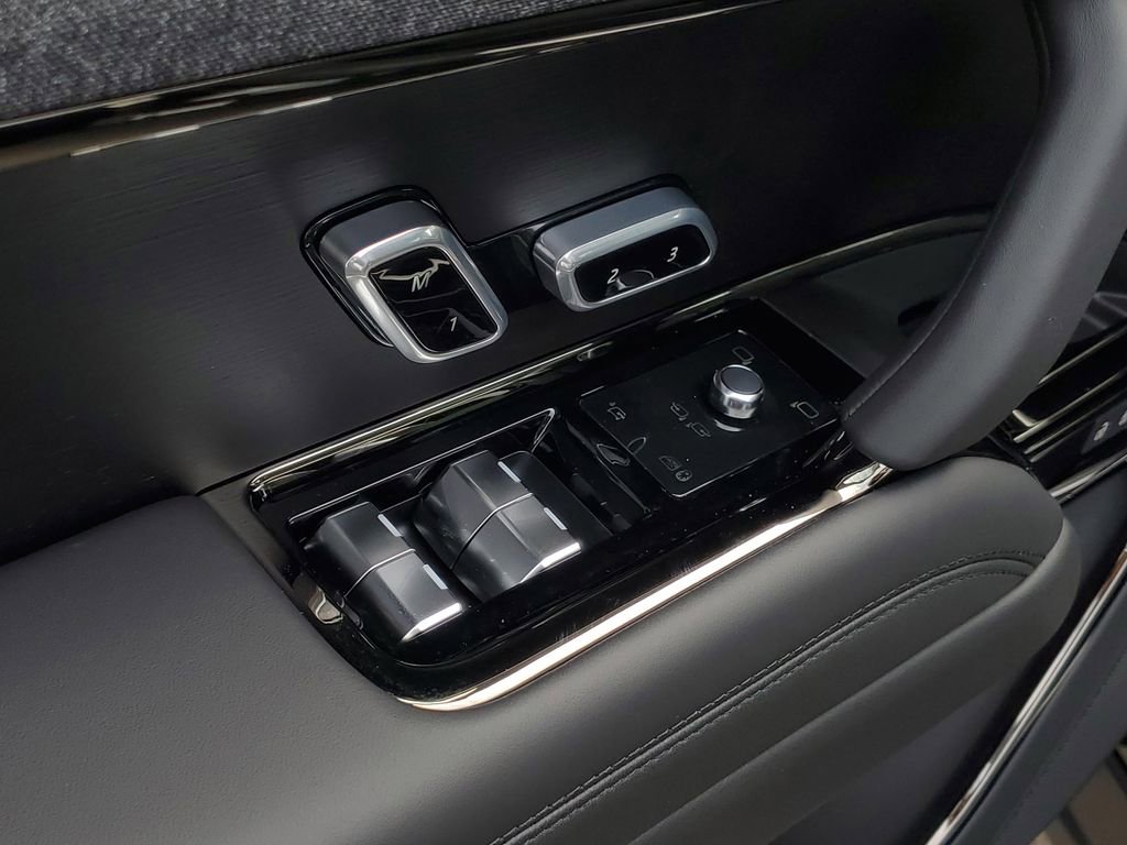 New 2026 Land Rover Range Rover Sport Dynamic SE AWD/4WD image 13