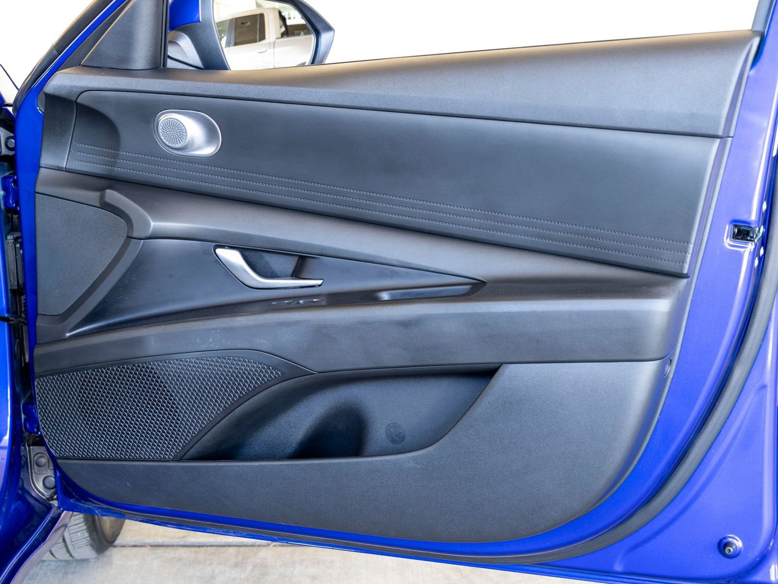 Used 2023 Hyundai Elantra SEL w/ Cargo Package image 25