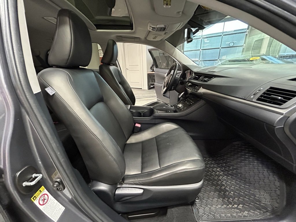 Used 2012 Lexus CT 200h Premium image 38
