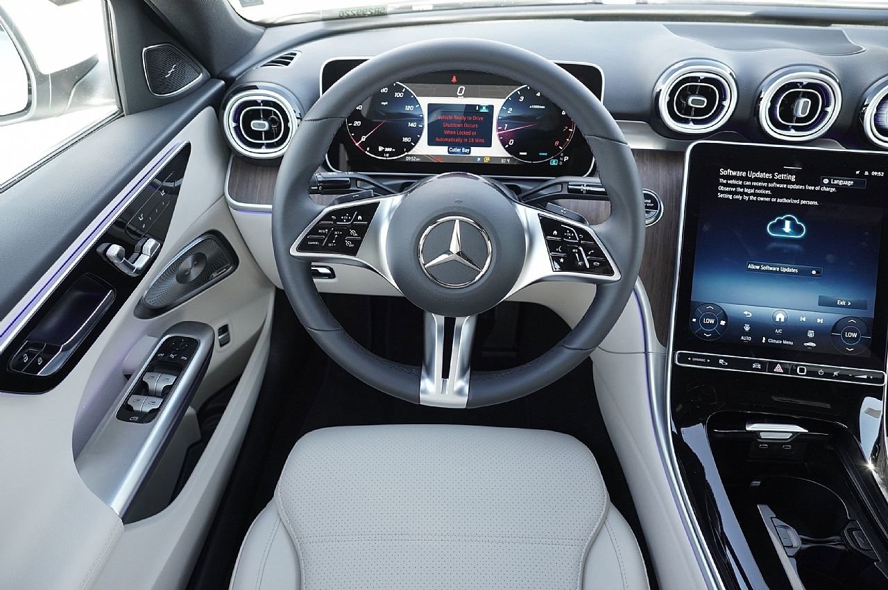 New 2025 Mercedes-Benz C 300 Sedan image 15