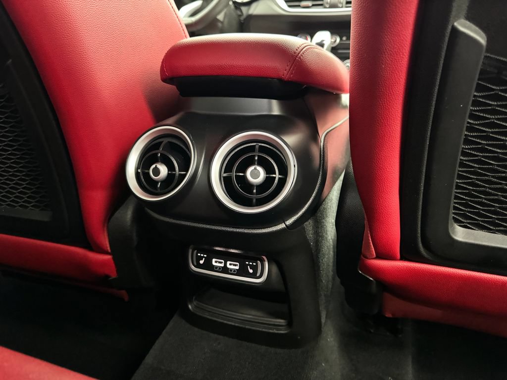 Used 2023 Alfa Romeo Stelvio Veloce AWD/4WD image 15