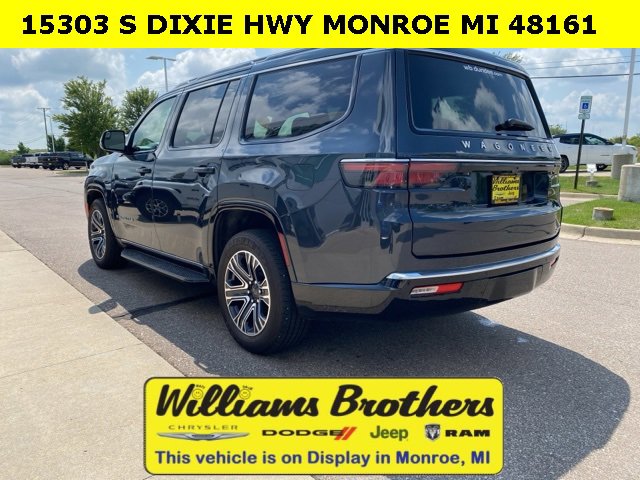 Used 2024 Jeep Wagoneer Series II w/ Flexible Seating Group image 7