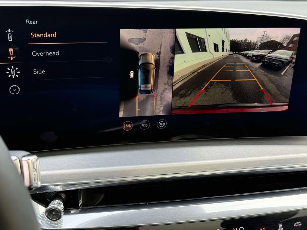 Used 2024 Cadillac Lyriq Sport image 7