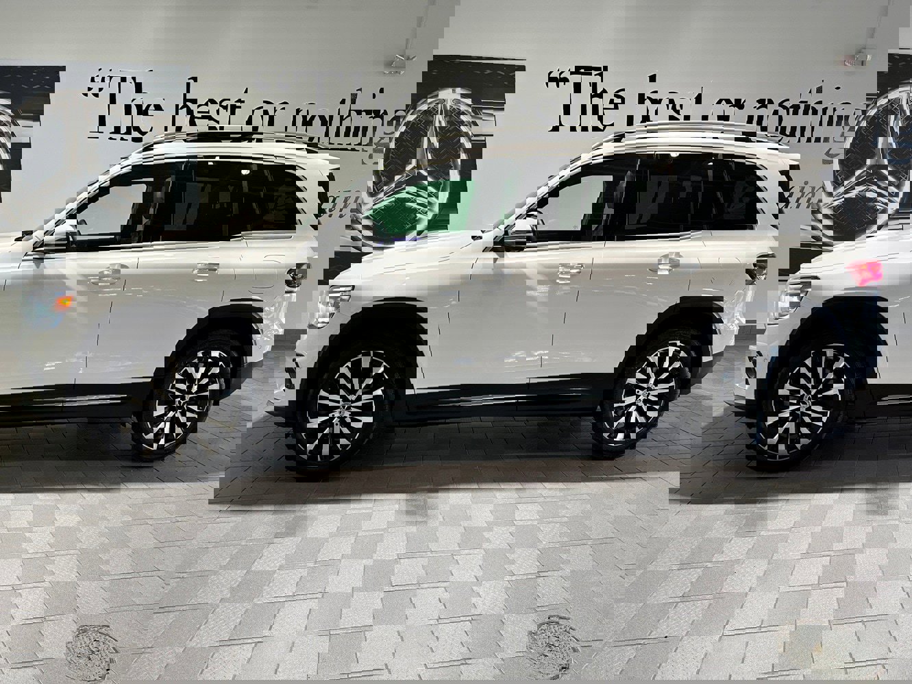 Used 2022 Mercedes-Benz GLB 250 4MATIC image 7