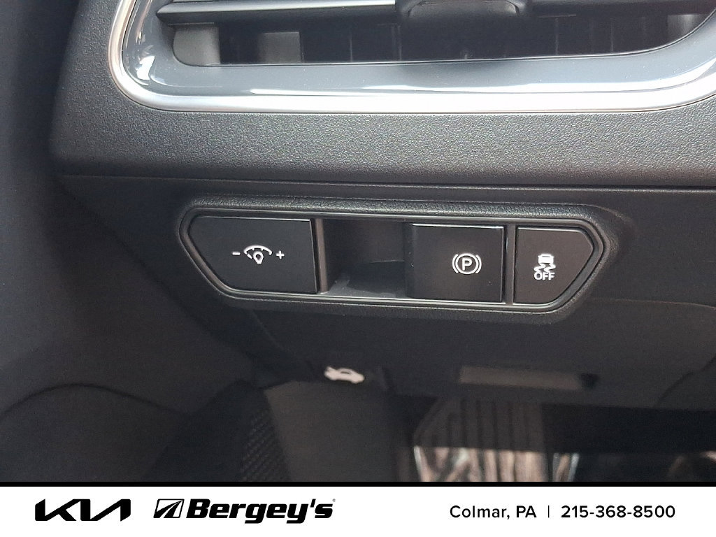 Certified 2025 Kia K4 GT-Line Turbo FWD image 25