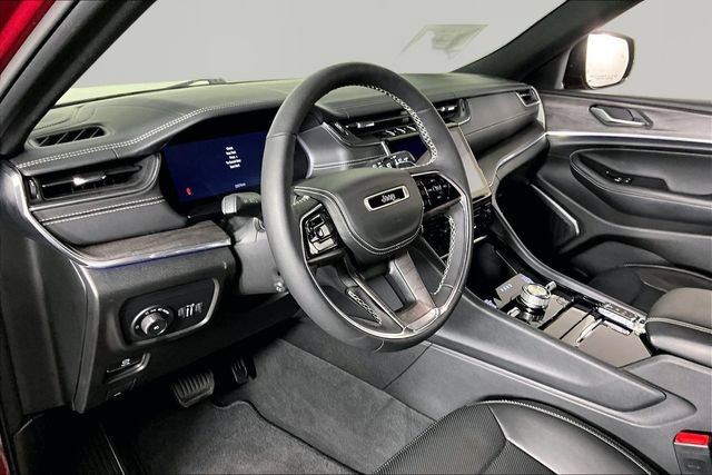 Used 2023 Jeep Grand Cherokee Overland AWD/4WD image 16