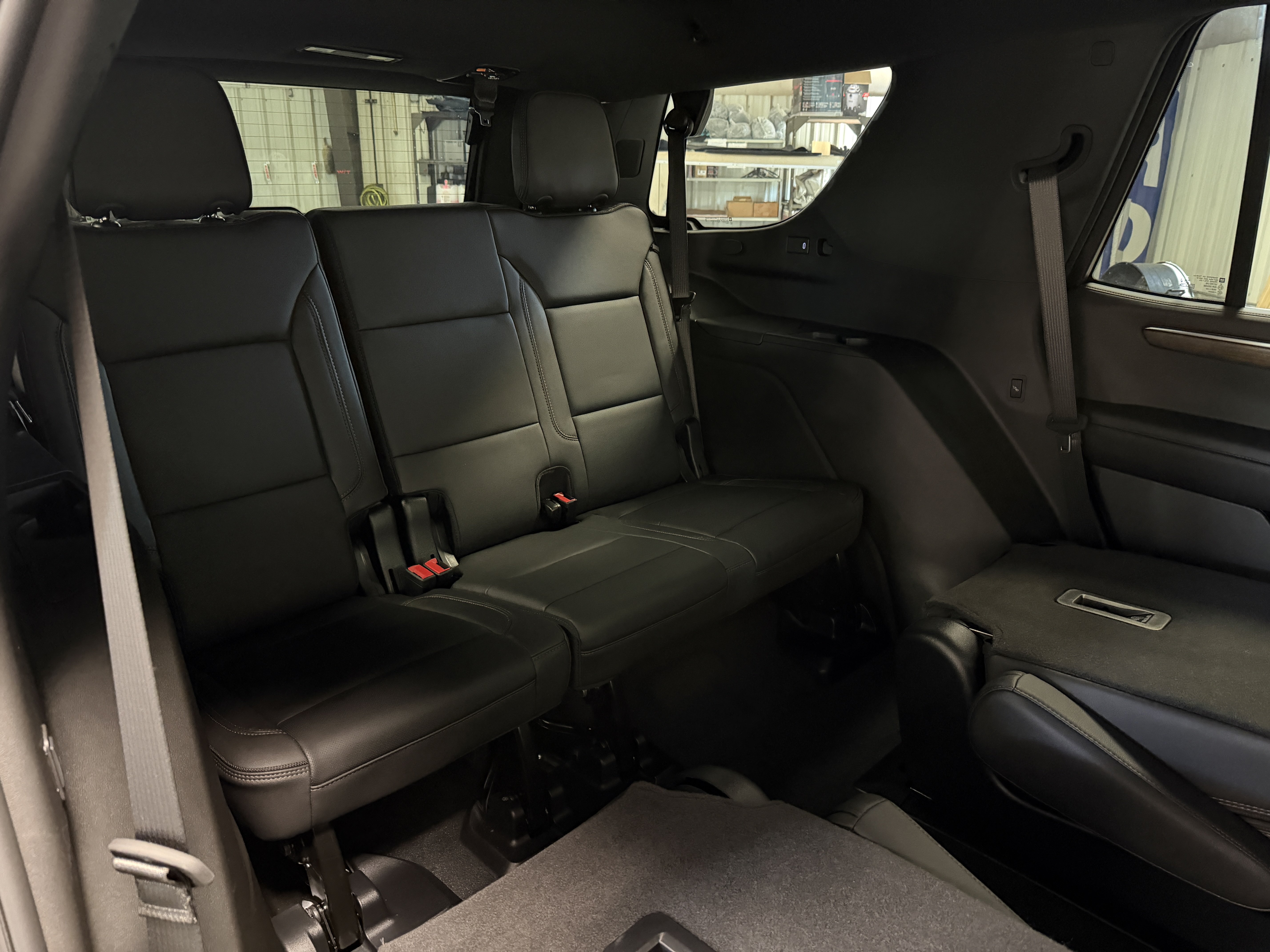 Used 2025 Chevrolet Tahoe High Country AWD/4WD image 22