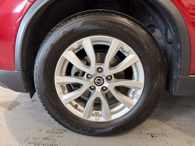 Used 2018 Nissan Rogue SV AWD/4WD image 30