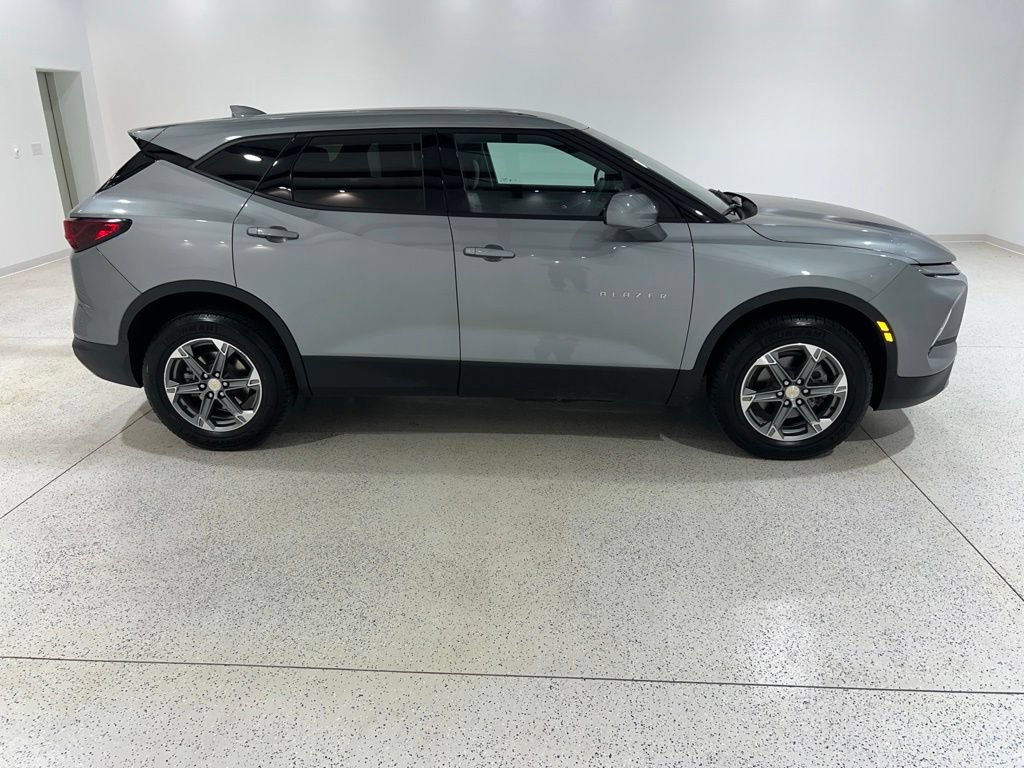 Used 2023 Chevrolet Blazer LT AWD/4WD image 6