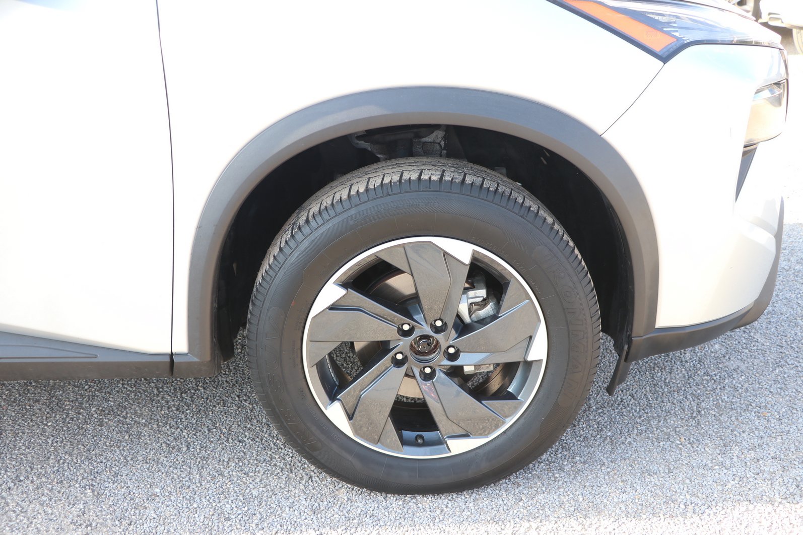 Used 2024 Nissan Rogue SV AWD/4WD image 9