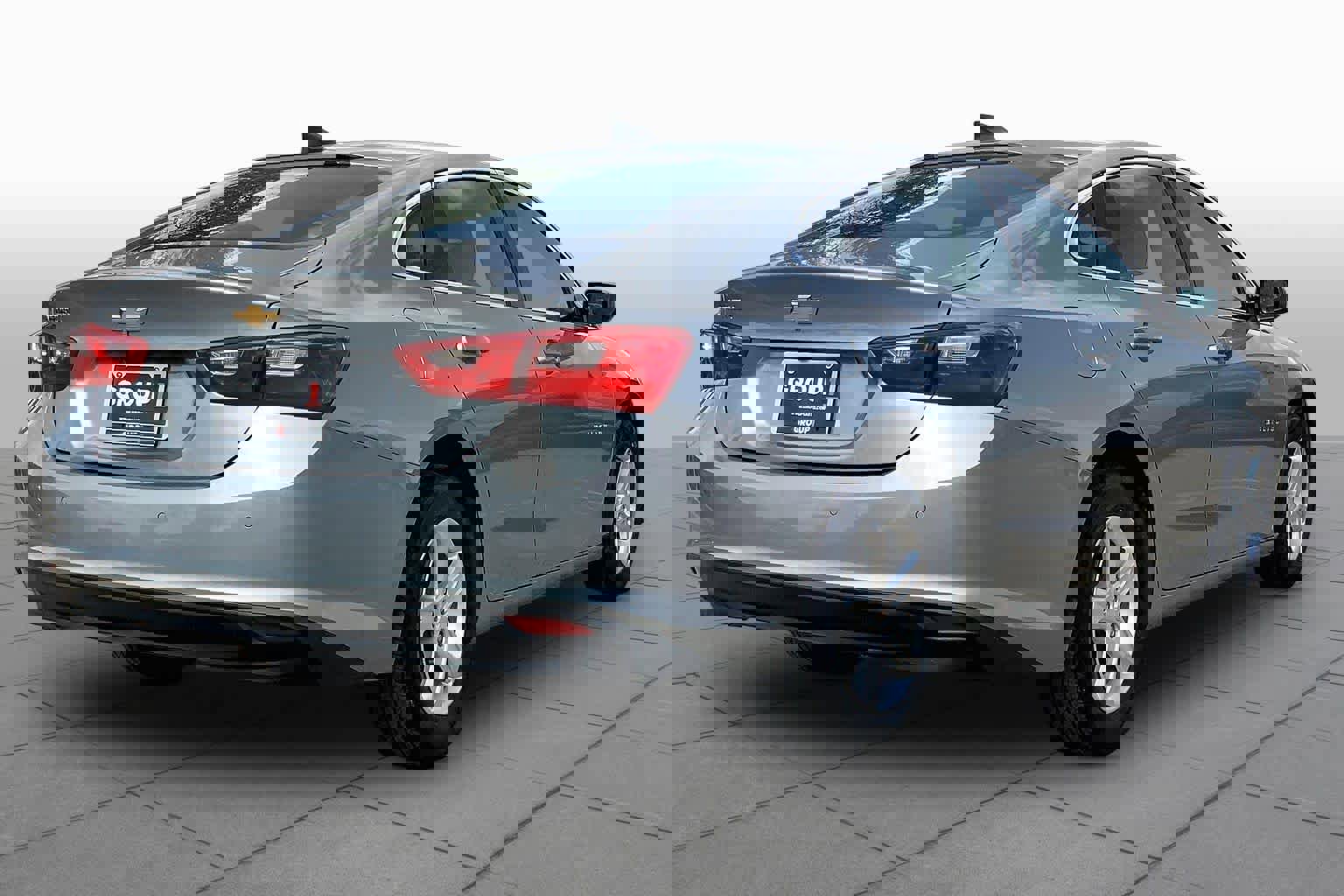 Used 2025 Chevrolet Malibu LS FWD image 13