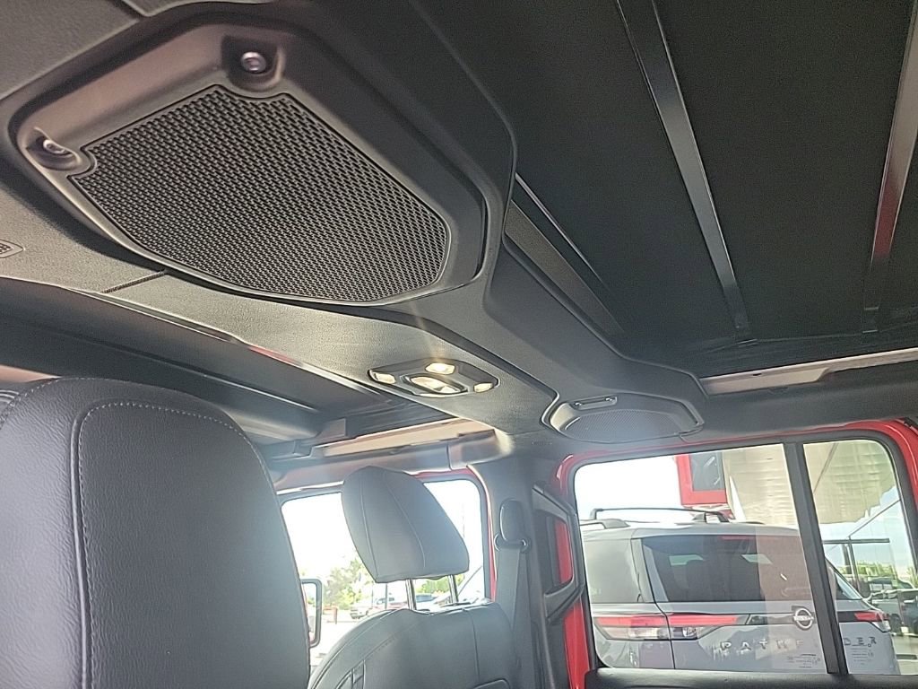 Used 2021 Jeep Wrangler Unlimited Sahara AWD/4WD image 40