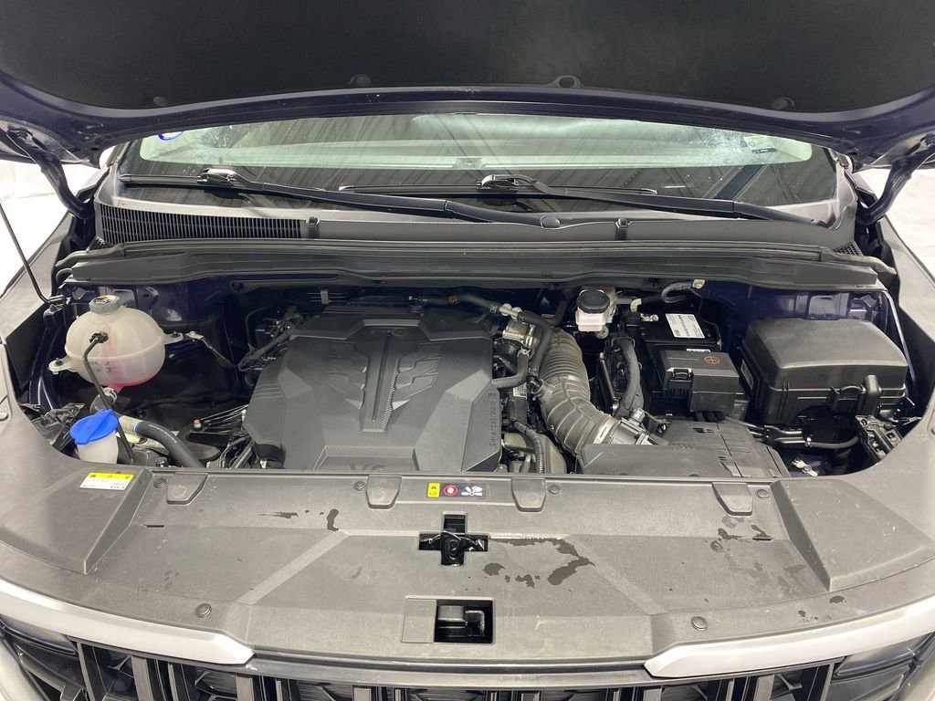 Used 2024 Kia Carnival LX image 17