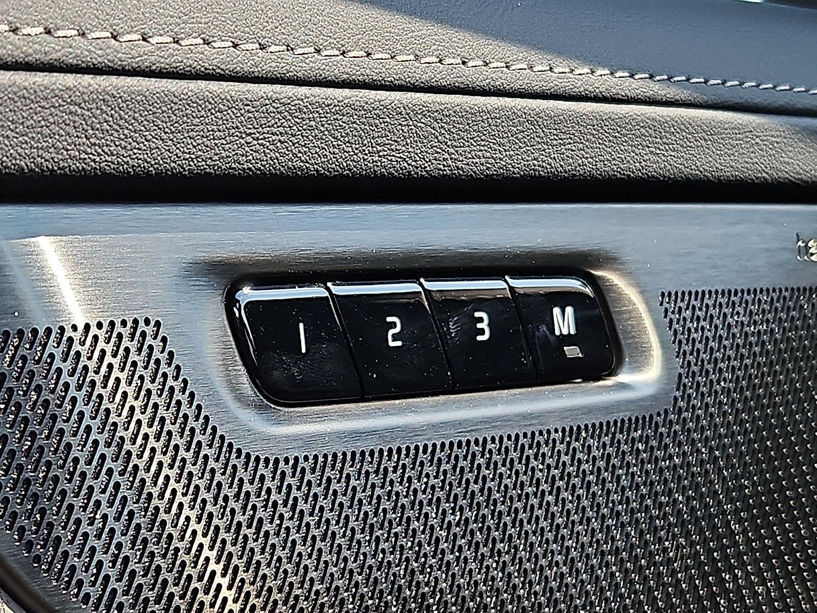 New 2026 Volvo XC90 B6 Ultra w/ Protection Package image 21