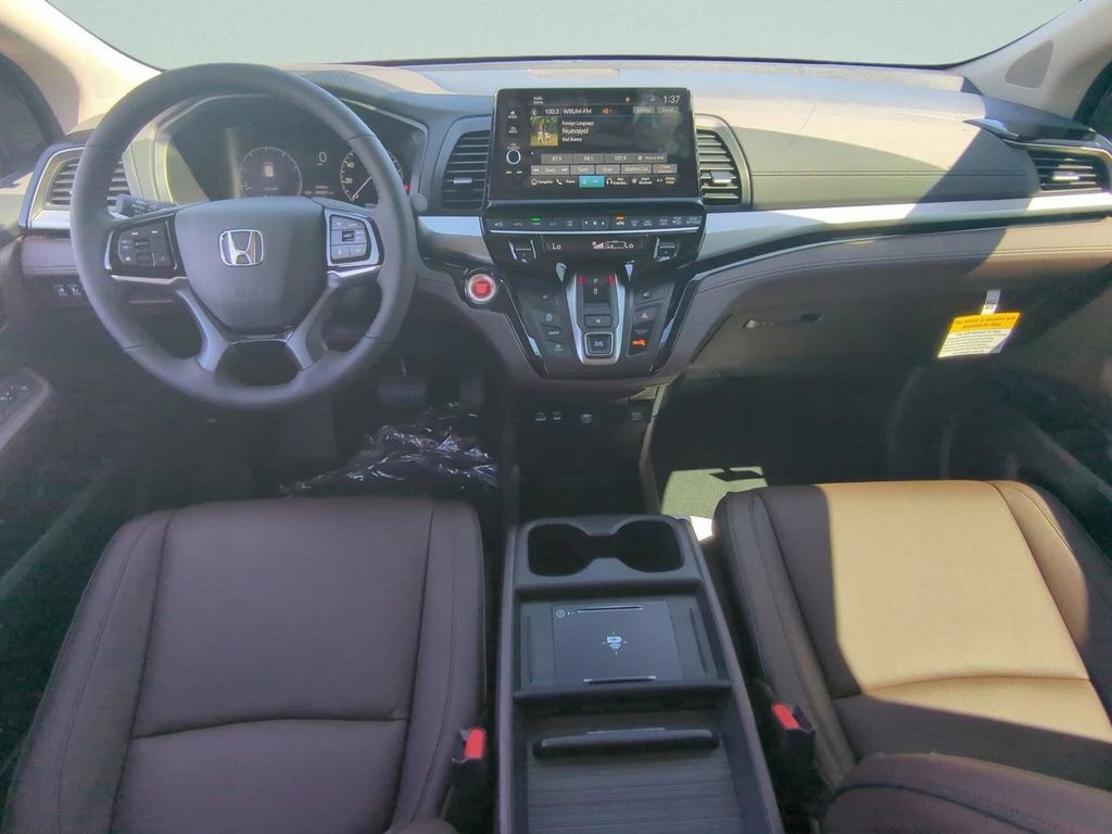 New 2026 Honda Odyssey Touring image 13