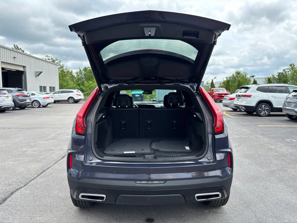 Used 2024 Cadillac XT4 Premium Luxury AWD/4WD image 13