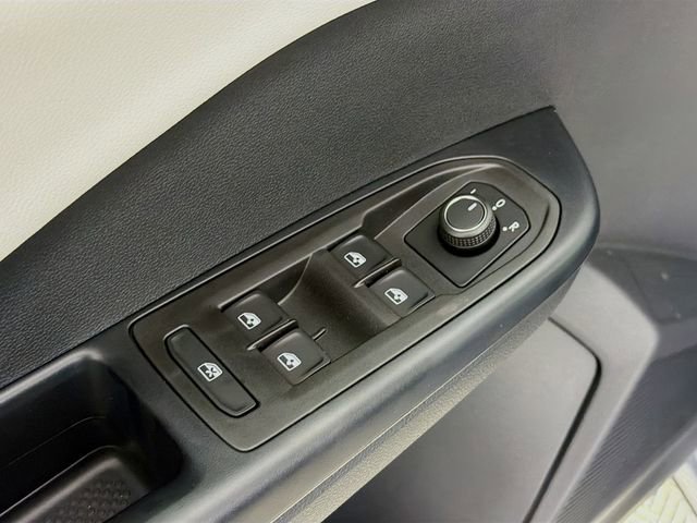 New 2026 Volkswagen Taos S image 18