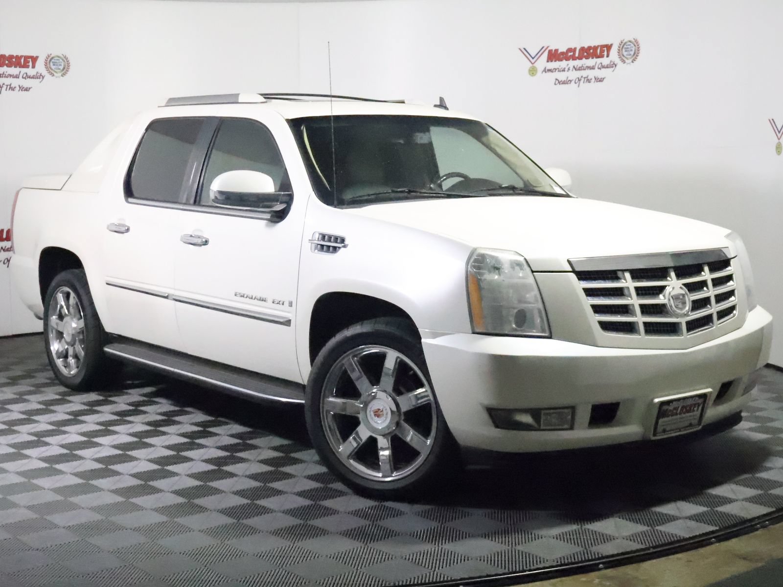 Used 2009 Cadillac Escalade EXT AWD/4WD image 2