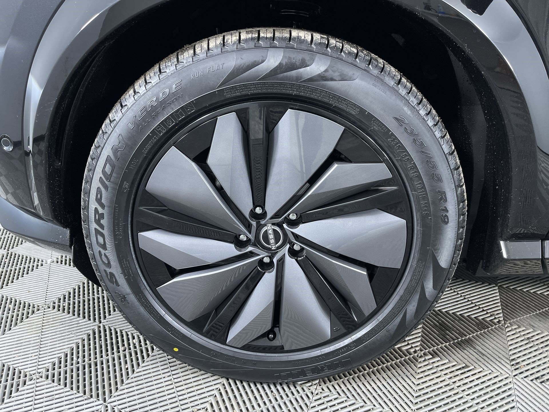 Certified 2024 Nissan Ariya AWD image 26