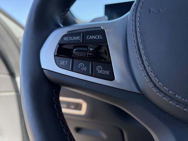 Used 2025 BMW X7 M60i image 22