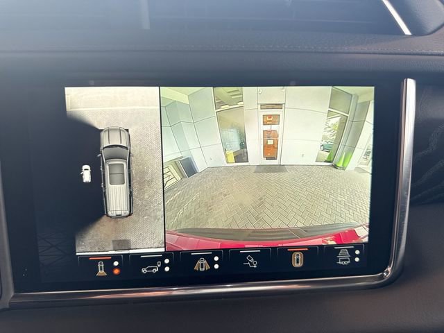 Used 2024 GMC Yukon Denali w/ Advanced Technology Package AWD/4WD image 17