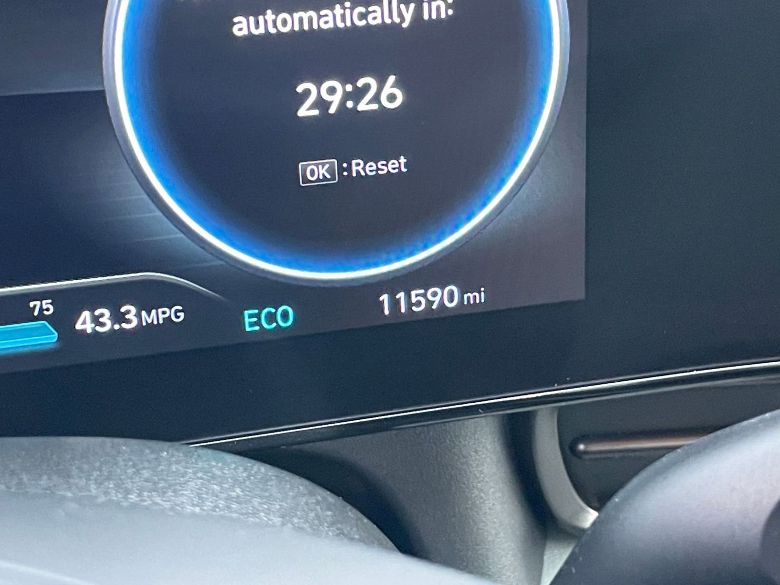 Used 2025 Hyundai Elantra Limited image 40