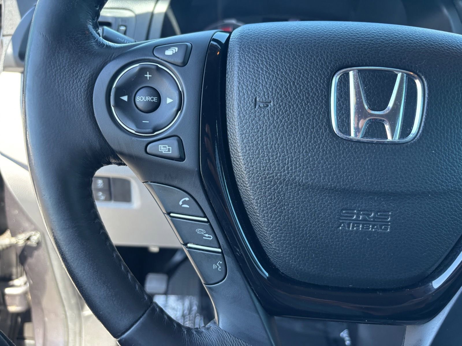 Used 2018 Honda Pilot Touring image 31