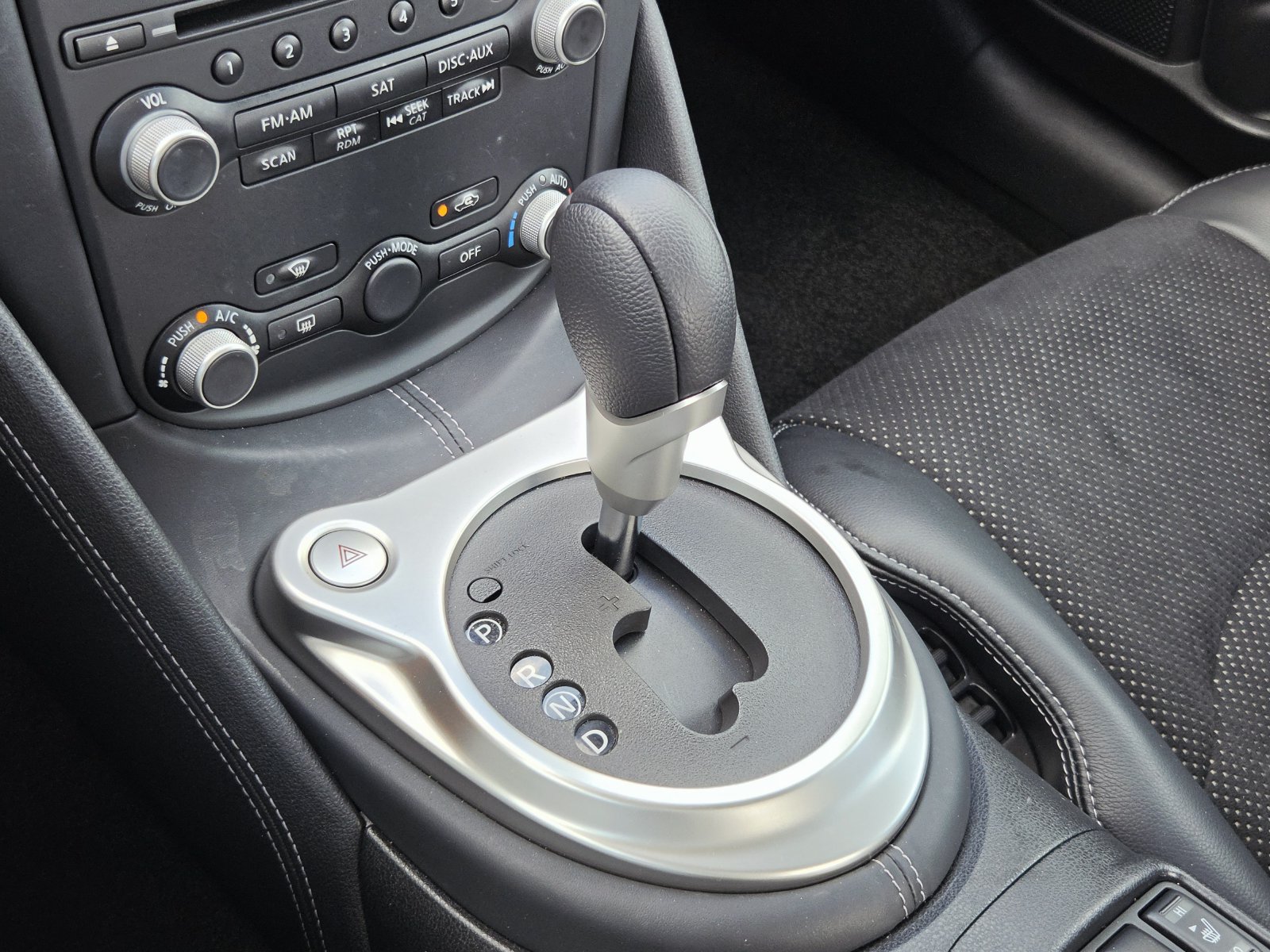 Used 2013 Nissan 370Z Touring w/ Sport Pkg RWD image 22