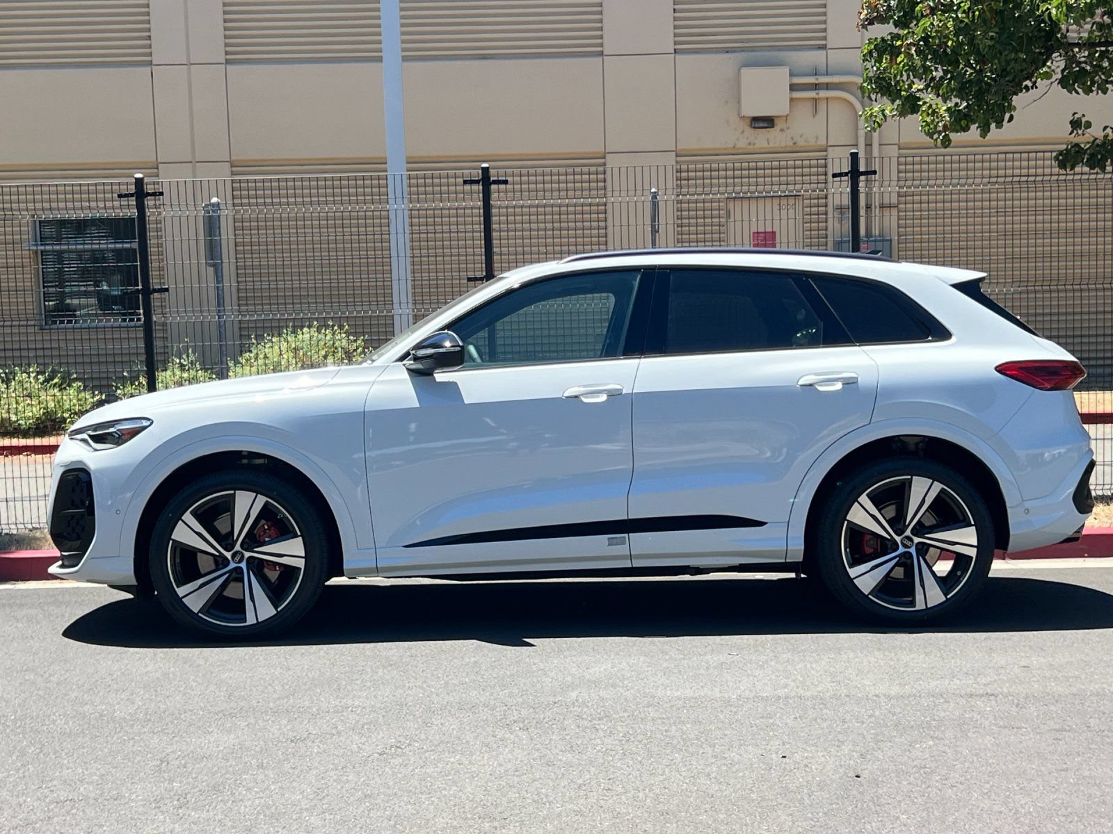 New 2026 Audi SQ5 Premium Plus AWD/4WD image 3