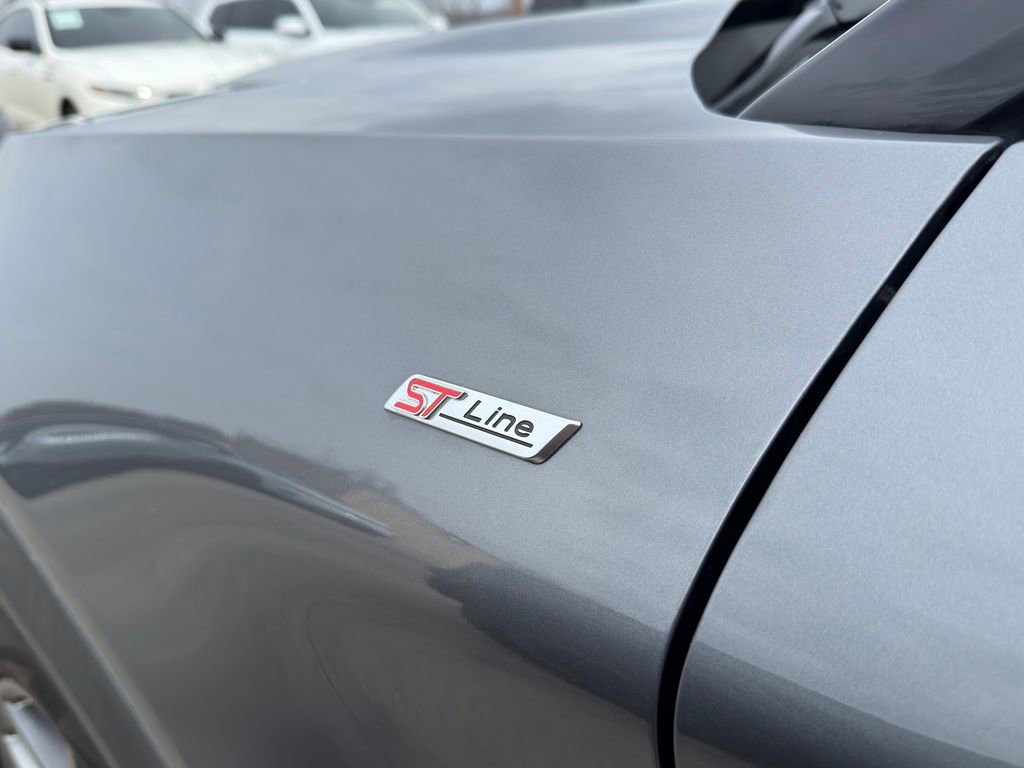 Used 2025 Ford Explorer ST-Line w/ ST-Line Street Pack image 10