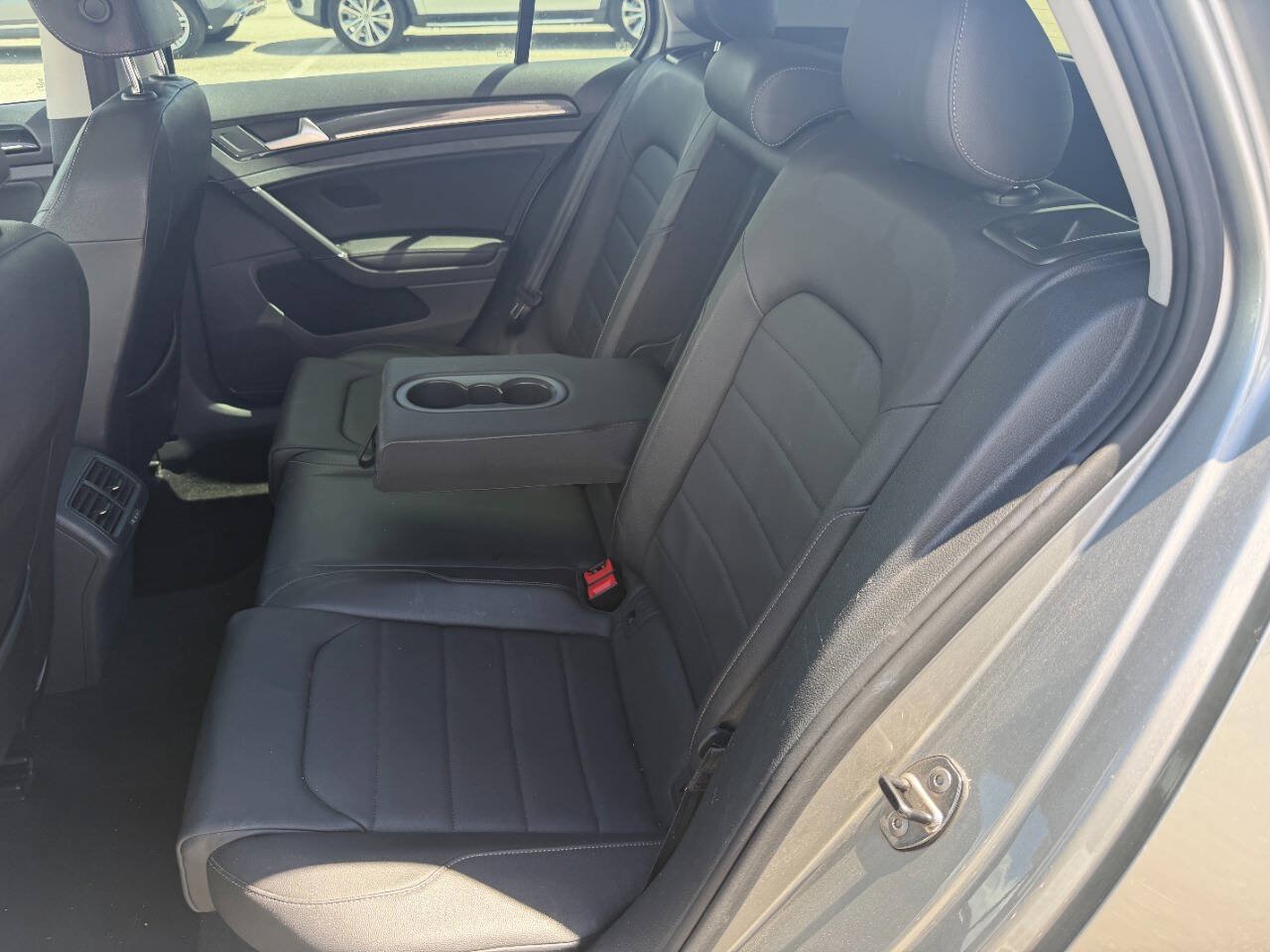 Used 2015 Volkswagen Golf TDI SEL FWD image 19