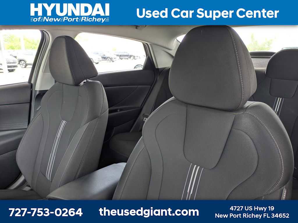 Certified 2023 Hyundai Elantra SEL image 7