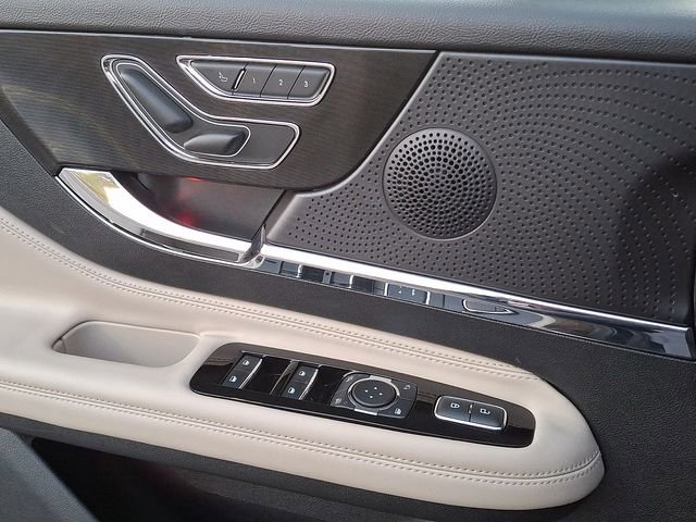 Certified 2025 Lincoln Corsair Reserve w/ Jet Appearance Package AWD/4WD image 19