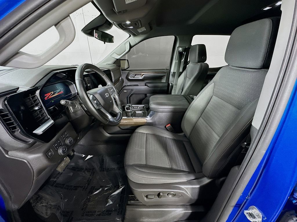 Used 2023 Chevrolet Silverado 1500 RST AWD/4WD image 15