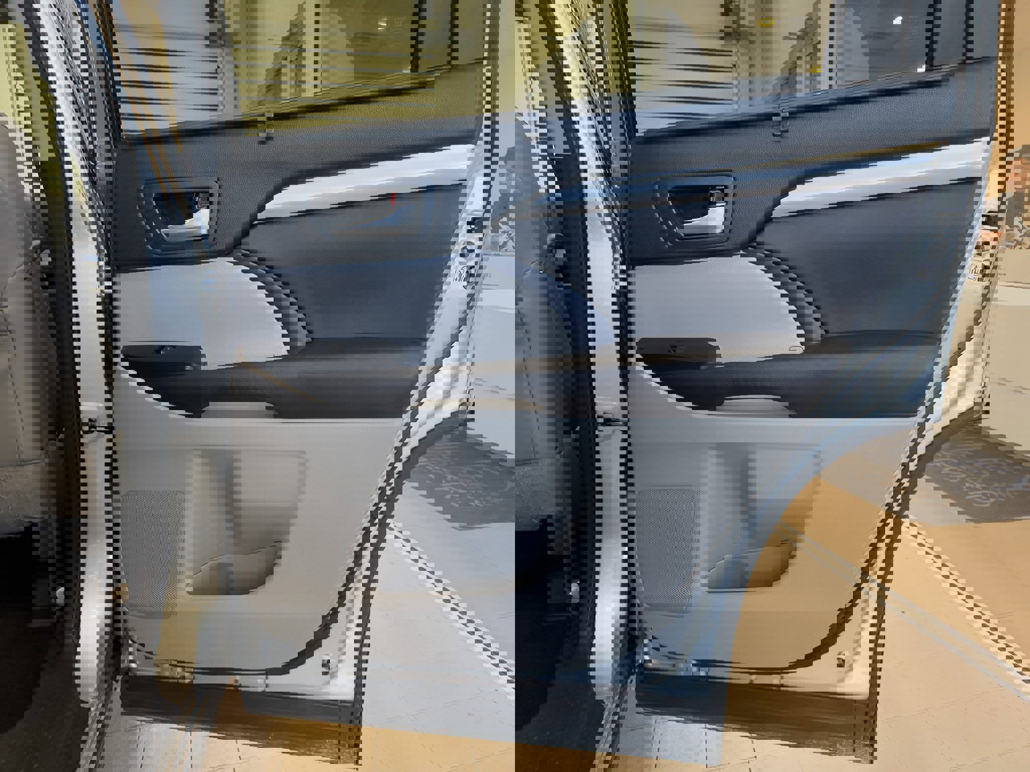 Used 2017 Toyota Highlander SE image 27