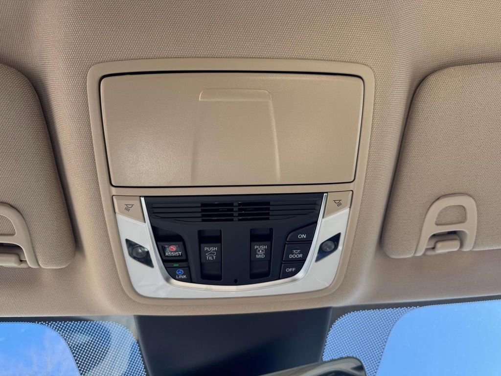 Certified 2023 Acura MDX SH-AWD image 32