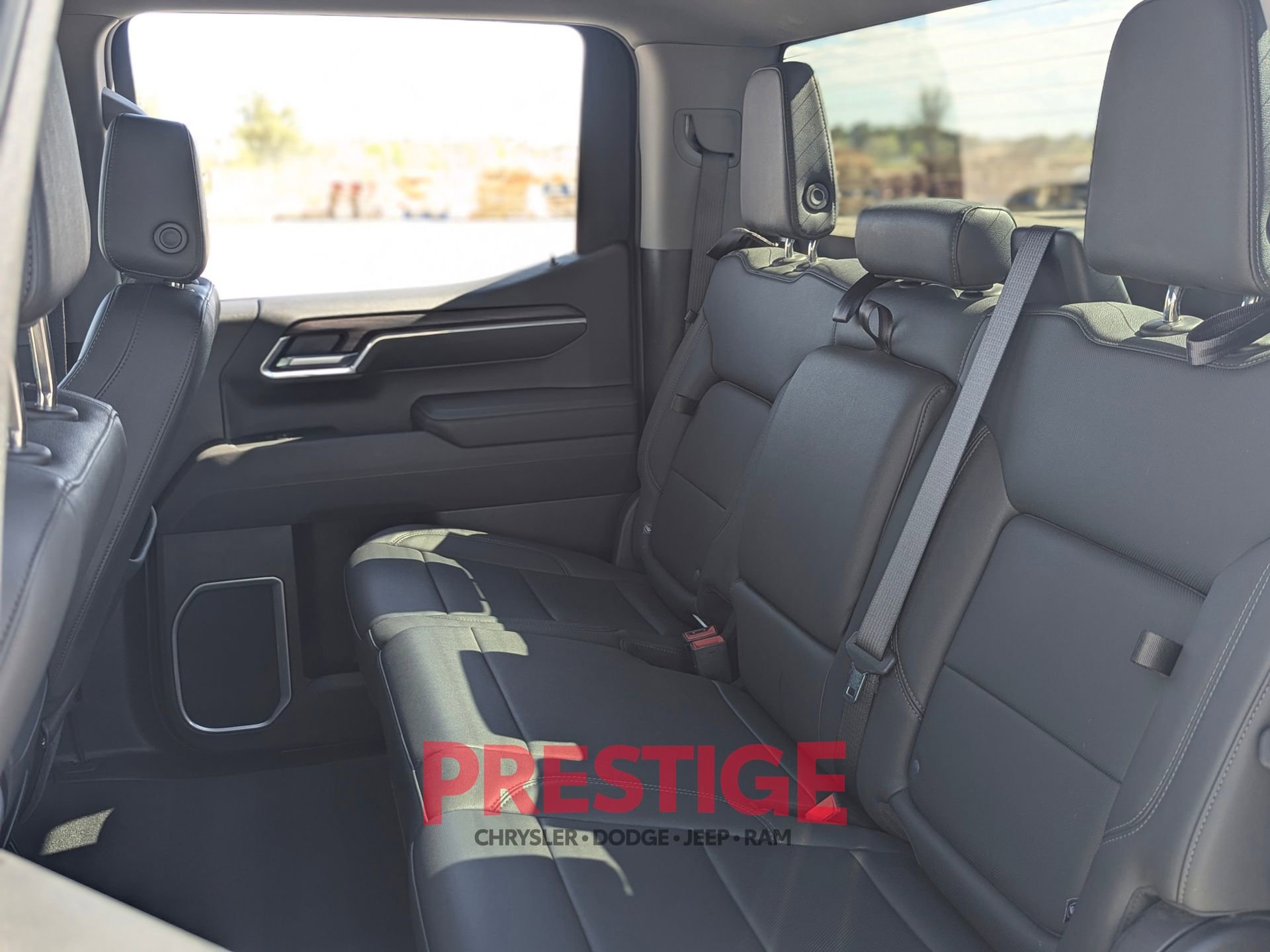 Used 2025 GMC Sierra 1500 SLT AWD/4WD image 35