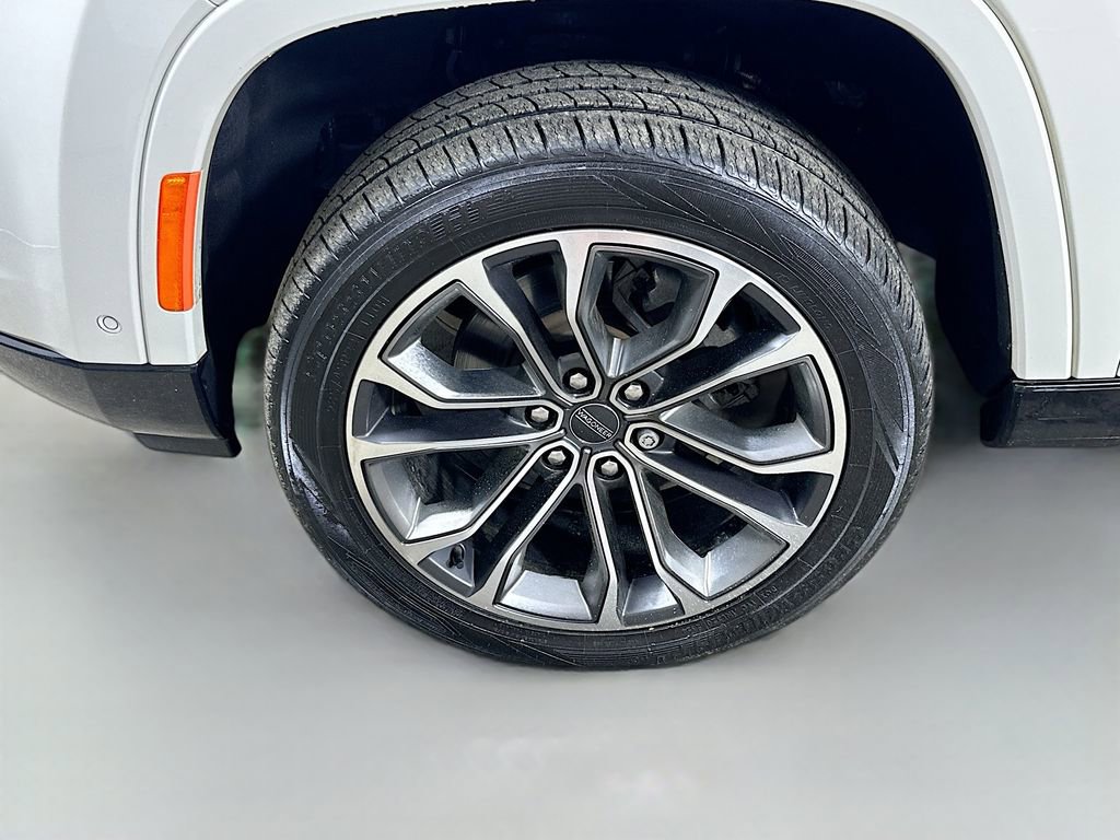Used 2022 Jeep Grand Wagoneer Series III image 8