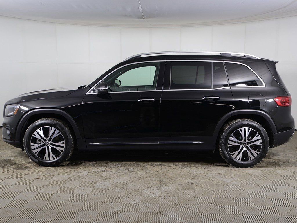 Used 2025 Mercedes-Benz GLB 250 4MATIC image 12