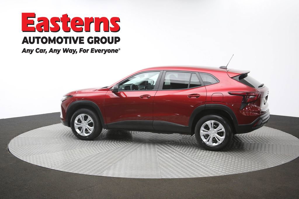 Used 2024 Chevrolet Trax LS FWD image 61