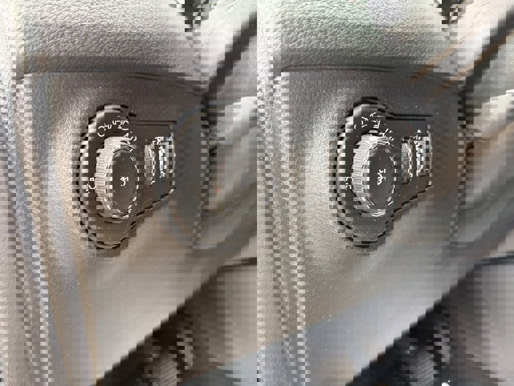 Used 2019 Jeep Compass Latitude w/ Cold Weather Group image 8