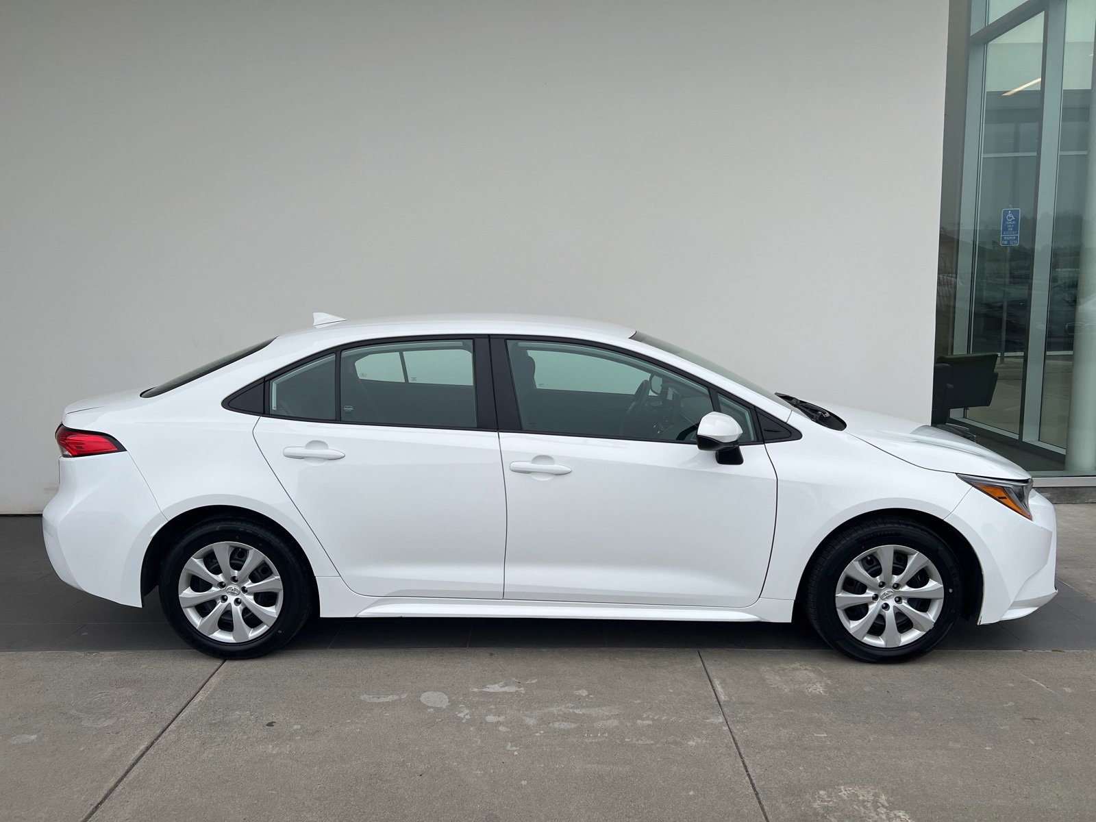 Used 2024 Toyota Corolla LE image 3