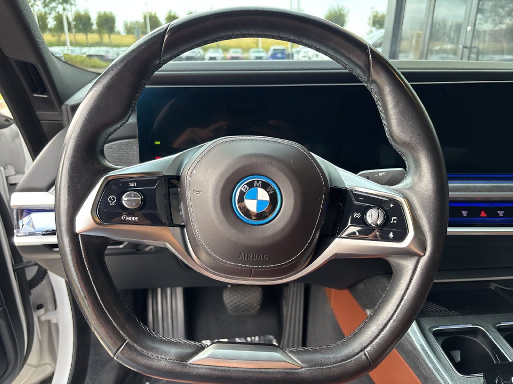 Certified 2024 BMW i7 eDrive50 RWD image 16