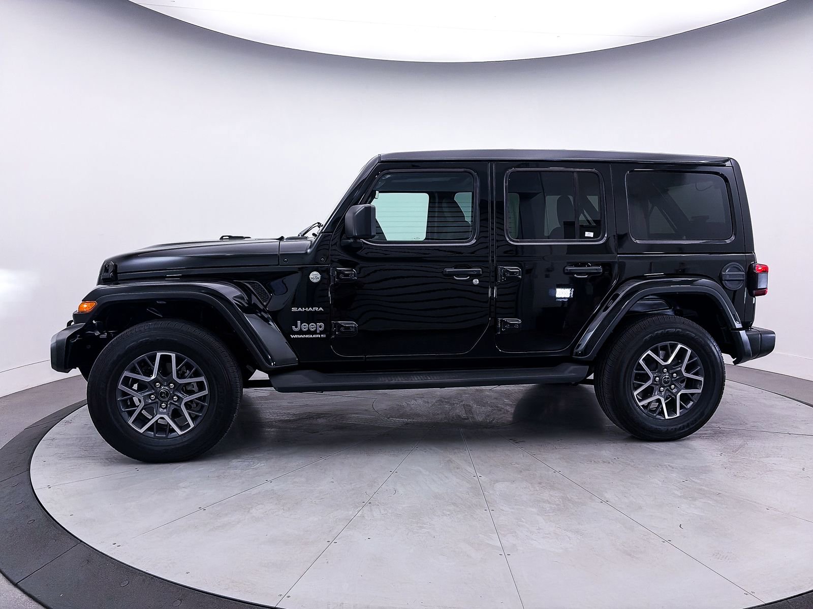 Used 2024 Jeep Wrangler Sahara w/ Technology Group image 42