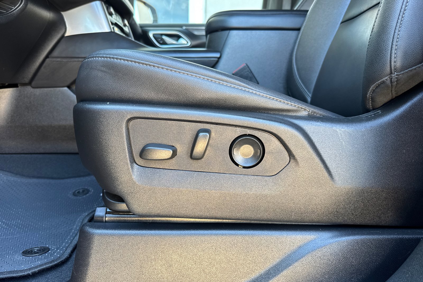 Used 2024 Chevrolet Tahoe LT image 14