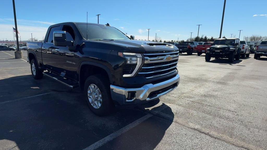 Used 2024 Chevrolet Silverado 2500 LTZ AWD/4WD image 2