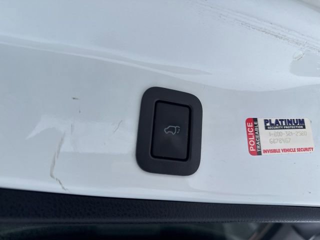 Used 2017 Toyota Highlander Limited image 22